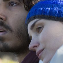 Lion: Dev Patel e Rooney Mara in una scena del film