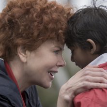 Lion: Nicole Kidman e Sunny Pawar in una scena del film