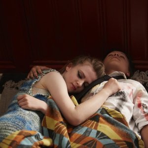 London Town: Nell Williams e Daniel Huttlestone insieme in una scena del film