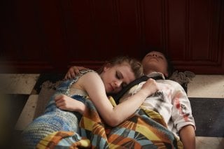 London Town: Nell Williams e Daniel Huttlestone insieme in una scena del film