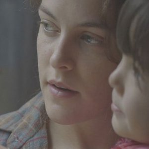 Lovesong: Riley Keough in una scena del film