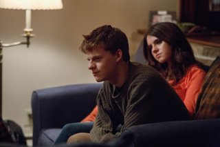 Manchester by the Sea: Lucas Hedges e Kara Hayward in una scena del film