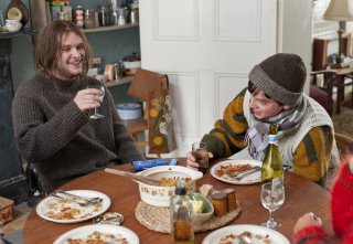 Sing Street: Jack Reynor e Ferdia Walsh-Peelo in una scena del film
