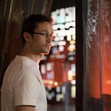 Snowden: Joseph Gordon-Levitt in una scena del film