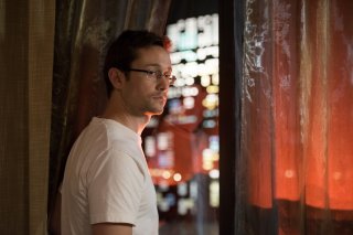 Snowden: Joseph Gordon-Levitt in una scena del film