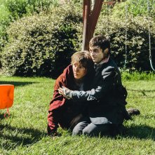 Swiss Army Man - Un amico multiuso: Daniel Radcliffe e Paul Dano insieme in una scena del film