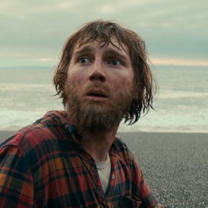 Swiss Army Man - Un amico multiuso: Paul Dano in una scena del film