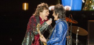 The Rolling Stones Olé, Olé, Olé!: A Trip Across Latin America, Mick Jagger e Ronnie Wood si esibiscono sul palco