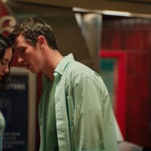 Tramps: Callum Turner e Grace Van Patten in una scena del film