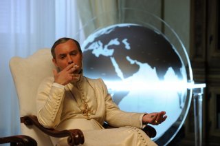 The Young Pope: Jude Law in una scena della serie