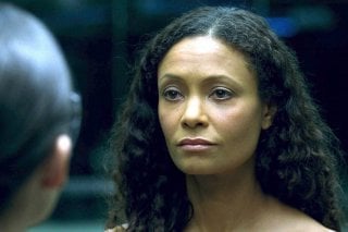 Westworld: Thandie Newton in una scena dell'episodio Chestnut