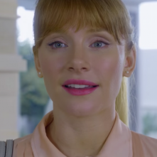 Black Mirror: un primo piano di Bryce Dallas Howard nell'episodio Nosedive