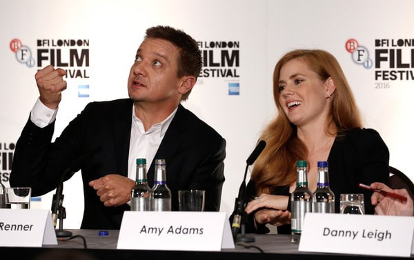 Arrival: Jeremy renner e Amy Adamas alla confererenza del London Film Festival