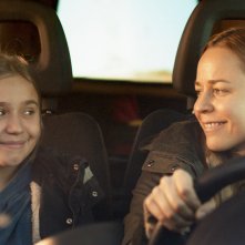 Little Wing: Paula Vesala e Linnea Skog insieme in una scena del film