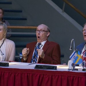 Mascots: Jane Lynch, Don Lake, Ed Begley Jr. versione giurati