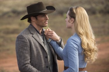 Westworld: James Marsden ed Evan Rachel Wood in The Stray