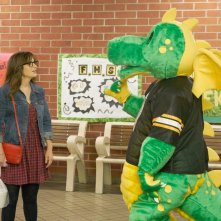 New Girl: un'immagine dell'attrice Zooey Deschanel in Homecoming