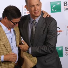 Roma 2016: Tom Hanks scherza con Antonio Monda al photocall 