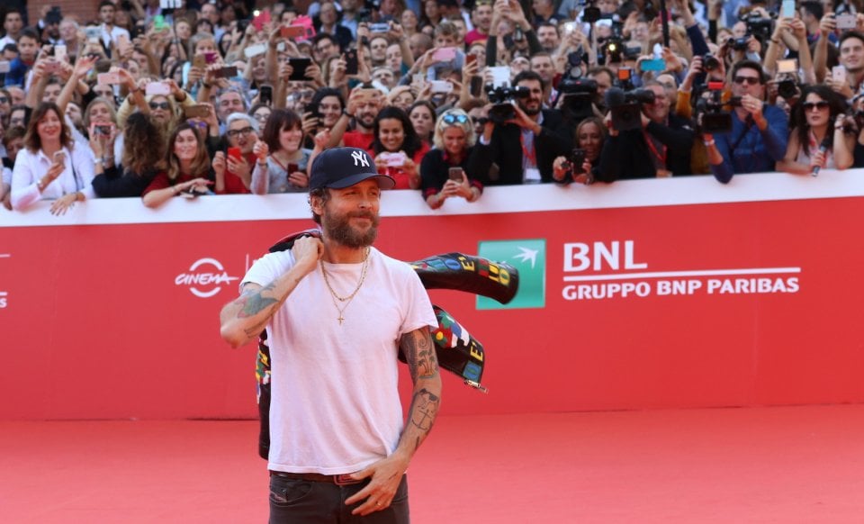 Roma 2016: Jovanotti in posa sul red carpet