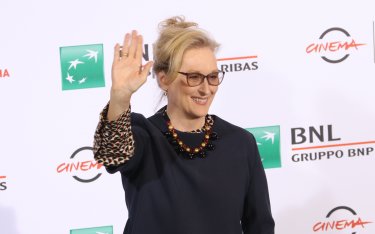 Roma 2016: Meryl Streep saluta al photocall di Florence Foster Jenkins