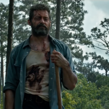 Logan: Hugh Jackman con la giovane co-protagonista in una scena del primo trailer