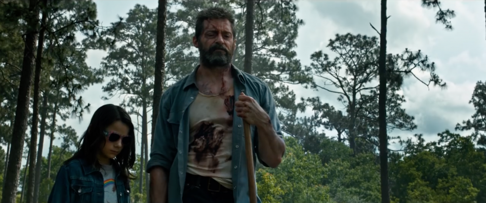 Logan: Hugh Jackman con la giovane co-protagonista in una scena del primo trailer