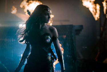 Justice League: una nuova foto di Gal Gadot nel ruolo di Wonder Woman