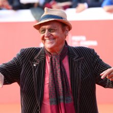 Roma 2016: Renzo Arbore scherza sul red carpet