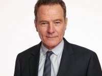 Bryan Cranston lascia una 'sorpresa' per i fan negli aeroporti