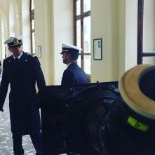 Romanzo famigliare: una Guido Caprino gira in Accademia Navale