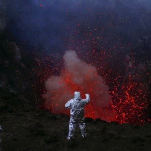 Dentro l'inferno: un momento drammatico del documentario di Herzog