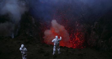 Dentro l'inferno: un momento drammatico del documentario di Herzog