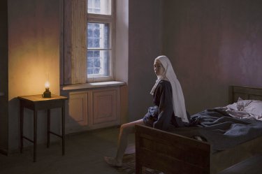 Agnus Dei: Helena Sujecka in una scena del film