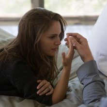 Knight of Cups: Natalie Portman in una scena del film