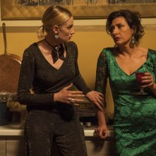 La cena di Natale: Eva Riccobono e Antonella Attili in una scena del film