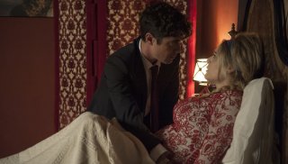 La cena di Natale: Laura Chiatti e Riccardo Scamarcio in una scena del film