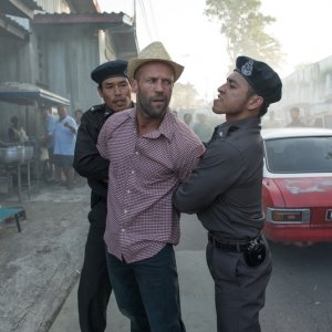 Mechanic: Resurrection, Jason Statham in una scena del film