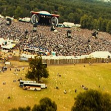 Oasis: Supersonic, un'immagine di un concerto della band tratta dal documentario