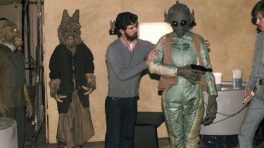 Elstree 1976: un giovane George Lucas sul set di Guerre Stellari in un'immagine del documentario