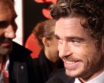 Richard Madden diviso tra I Medici e Il trono di Spade: 'Cosimo diverso da Robb Stark' 