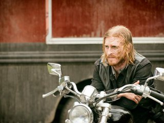 The Walking Dead: Austin Amelio è Dwight in The Cell