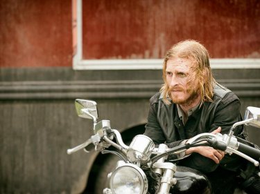 The Walking Dead: Austin Amelio è Dwight in The Cell