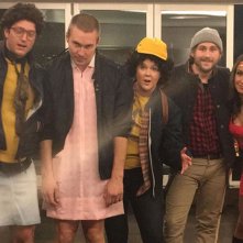 Amy Schumer (al centro) vestita per Halloween 2016