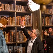 La Bella e la Bestia: Emma Watson e Bill Condon sul set del film