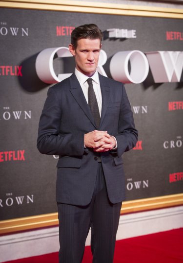The Crown: l'attore Matt Smith in una foto della première
