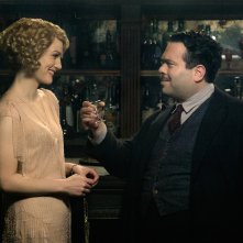Animali Fantastici e Dove Trovarli: Alison Sudol e Dan Fogler in una foto del film