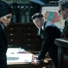 Animali Fantastici e Dove Trovarli: Carmen Ejogo e Colin Farrell in una foto del film