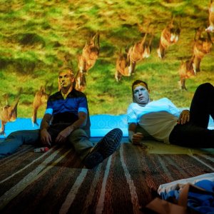 T2: Trainspotting 2, Ewan McGregor e Jonny Lee Miller in un momento del film
