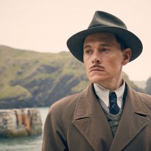 Dieci piccoli indiani: Burn Gorman in una scena della miniserie