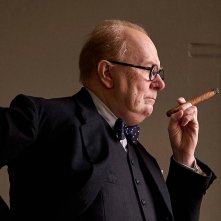 Gary Oldman è Churchill in Darkest Hour